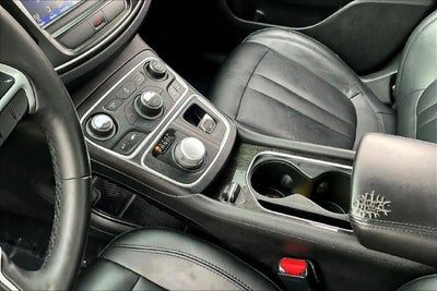 2016 Chrysler 200 C