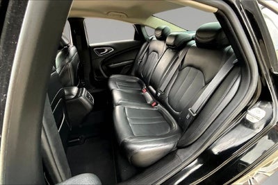 2016 Chrysler 200 C