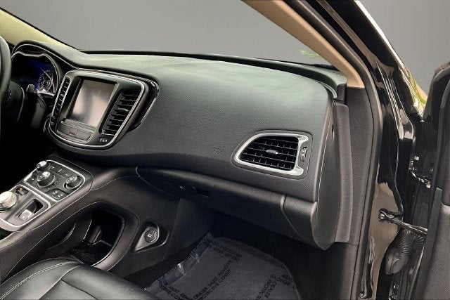 2016 Chrysler 200 C