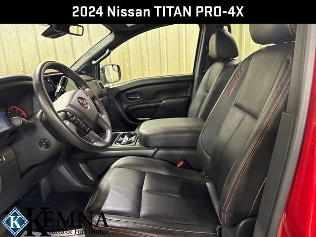 2024 Nissan TITAN Crew Cab PRO-4X 4x4