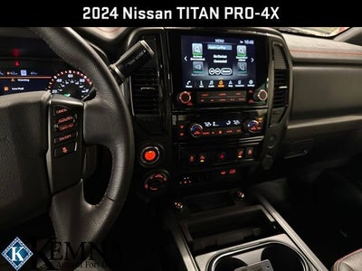 2024 Nissan TITAN Crew Cab PRO-4X 4x4