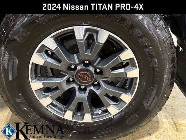 2024 Nissan TITAN Crew Cab PRO-4X 4x4