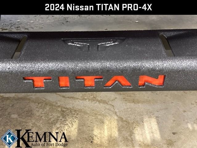 2024 Nissan TITAN Crew Cab PRO-4X 4x4