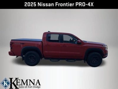 2025 Nissan Frontier Crew Cab PRO-4X 4x4