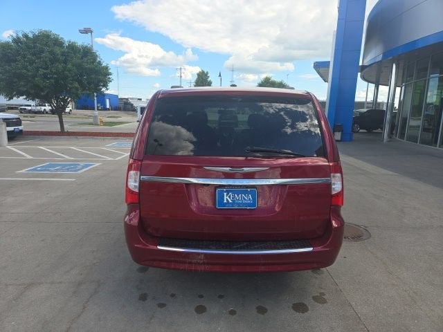 2014 Chrysler Town & Country Touring-L