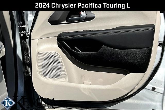 2024 Chrysler Pacifica Touring L AWD