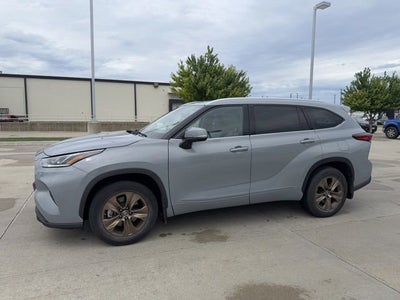 2022 Toyota Highlander Hybrid XLE Bronze Edition