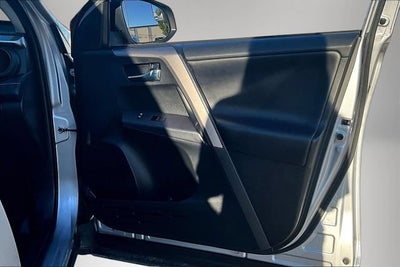 2018 Toyota RAV4 Hybrid XLE