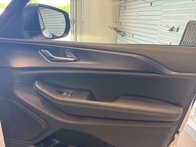 2025 Jeep Grand Cherokee GRAND CHEROKEE LAREDO 4X4