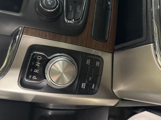 2018 RAM 1500 Laramie Crew Cab 4x4 5'7' Box