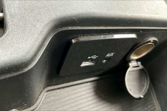 2017 RAM 1500 Tradesman Crew Cab 4x4 6'4' Box