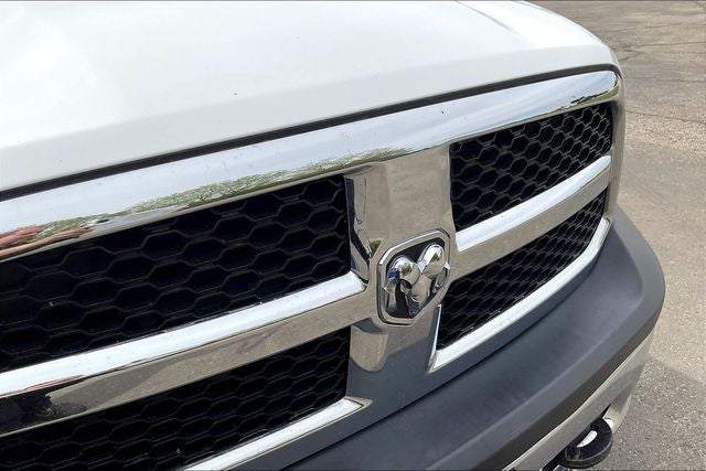2017 RAM 1500 Tradesman Crew Cab 4x4 6'4' Box