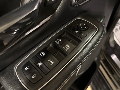 2022 RAM 1500 Laramie Crew Cab 4x4 5'7' Box