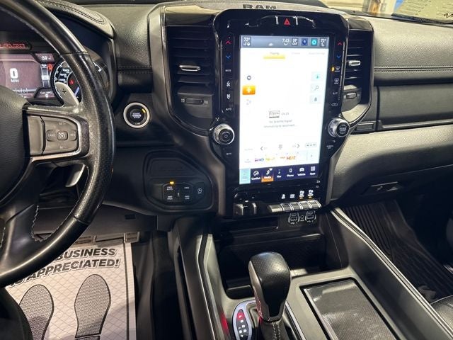 2022 RAM 1500 Laramie Crew Cab 4x4 5'7' Box