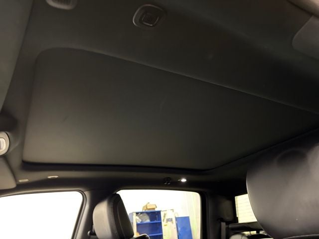 2022 RAM 1500 Laramie Crew Cab 4x4 5'7' Box