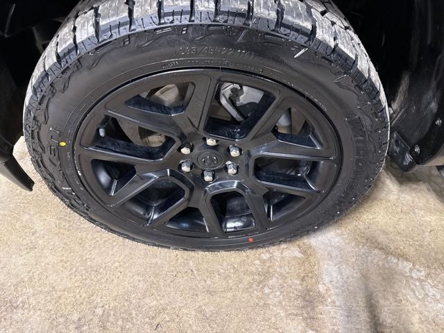 2022 RAM 1500 Laramie Crew Cab 4x4 5'7' Box