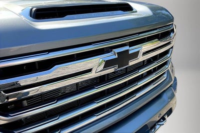 2026 Chevrolet Silverado 3500 HD Crew Cab, Long Bed, High Country Dual Rear Wheel, RWD