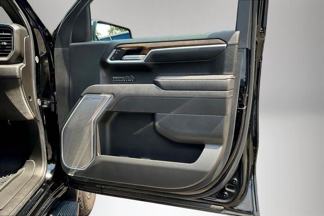 2025 Chevrolet Silverado 1500 4WD Crew Cab Short Bed High Country