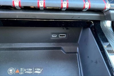 2025 GMC Yukon 4WD AT4