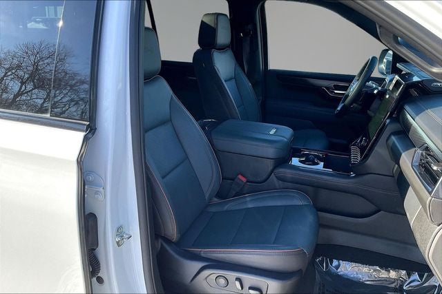 2025 GMC Yukon 4WD AT4