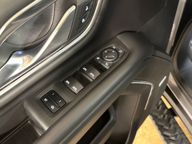 2022 Chevrolet Suburban 4WD Z71