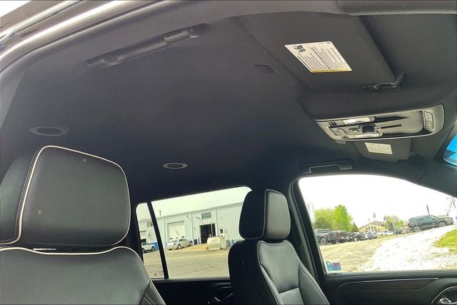 2023 Chevrolet Suburban 4WD Premier