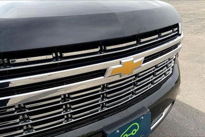 2023 Chevrolet Suburban 4WD Premier