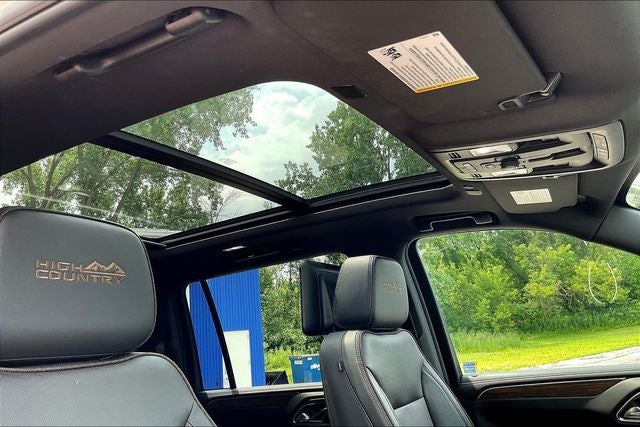2023 Chevrolet Suburban 4WD High Country