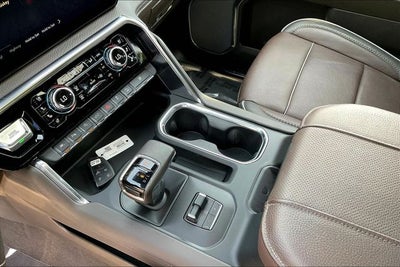 2023 GMC Sierra 1500 4WD Crew Cab Short Box Denali