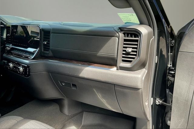 2024 GMC Sierra 1500 4WD Crew Cab Short Box Elevation with 3SB