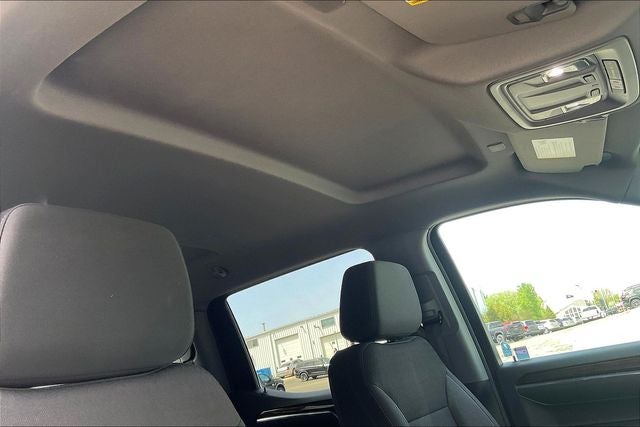 2024 GMC Sierra 1500 4WD Crew Cab Short Box Elevation with 3SB