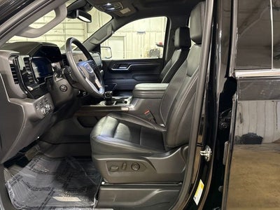 2025 GMC Sierra 1500 4WD Crew Cab Short Box SLT