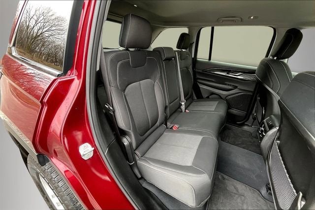 2023 Jeep Grand Cherokee Laredo 4x4