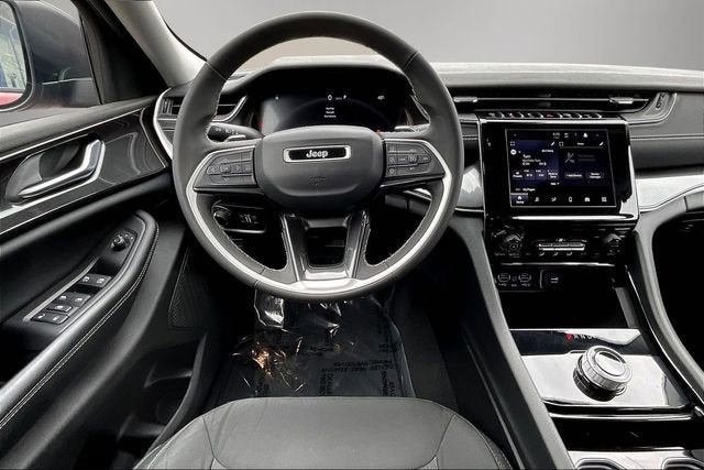 2023 Jeep Grand Cherokee Laredo 4x4