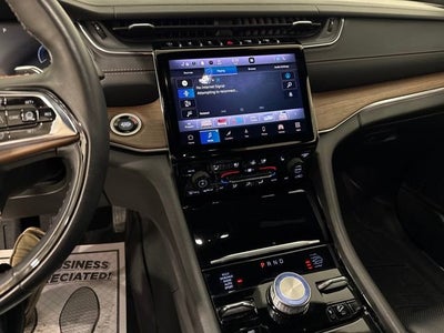 2022 Jeep Grand Cherokee Summit