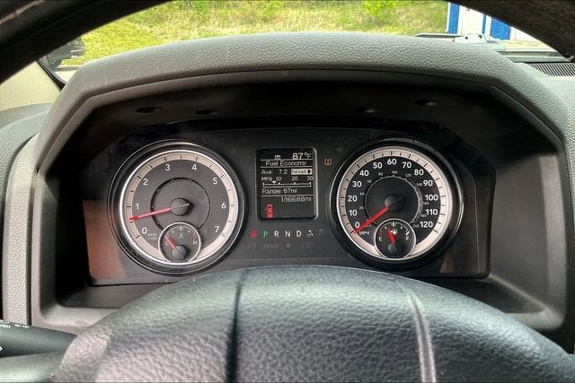 2017 RAM 1500 Tradesman Crew Cab 4x4 6'4" Box