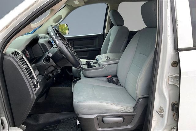 2017 RAM 1500 Tradesman Crew Cab 4x4 6'4" Box