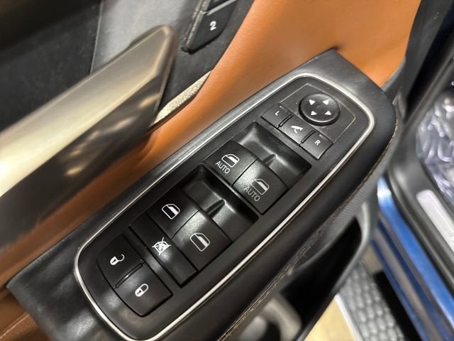 2020 RAM 1500 Laramie Longhorn Crew Cab 4x4 5'7" Box