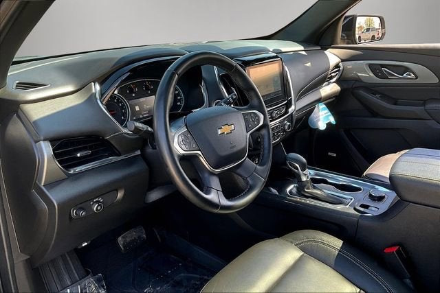 2023 Chevrolet Traverse LT Leather